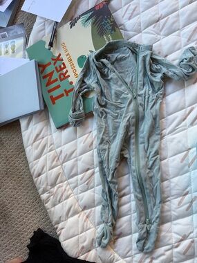 Kyte Baby One-Piece Zip Footed Romper - Sage Green